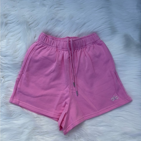 NWT 🩷ALO Yoga Accolades sweatshirt and shorts Set - Picture 5 of 5